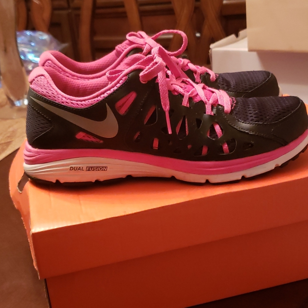 Shoes black and pink
